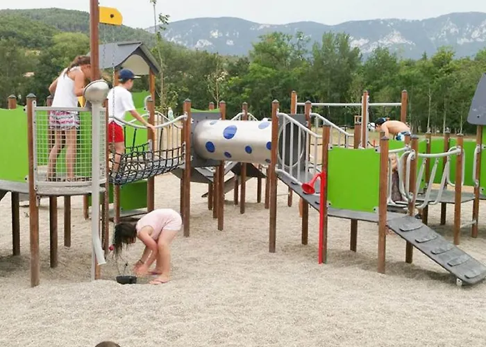 Scenic Retreat W Terrace Quillan