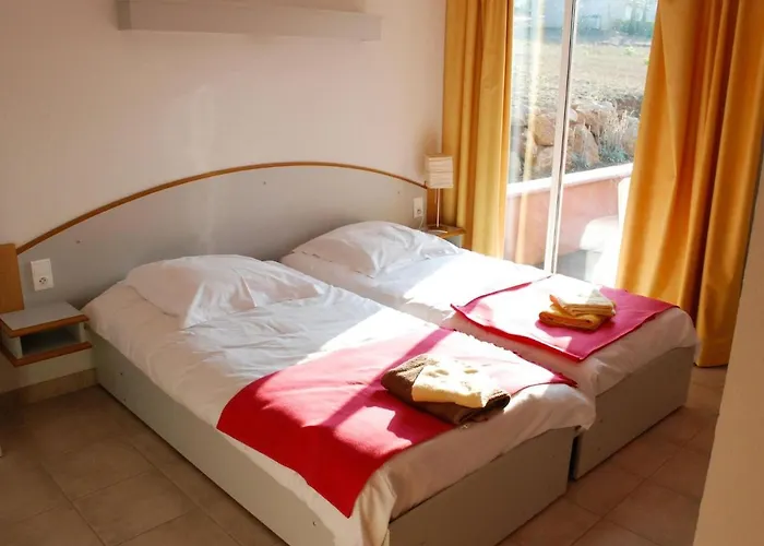 Scenic Retreat W Terrace